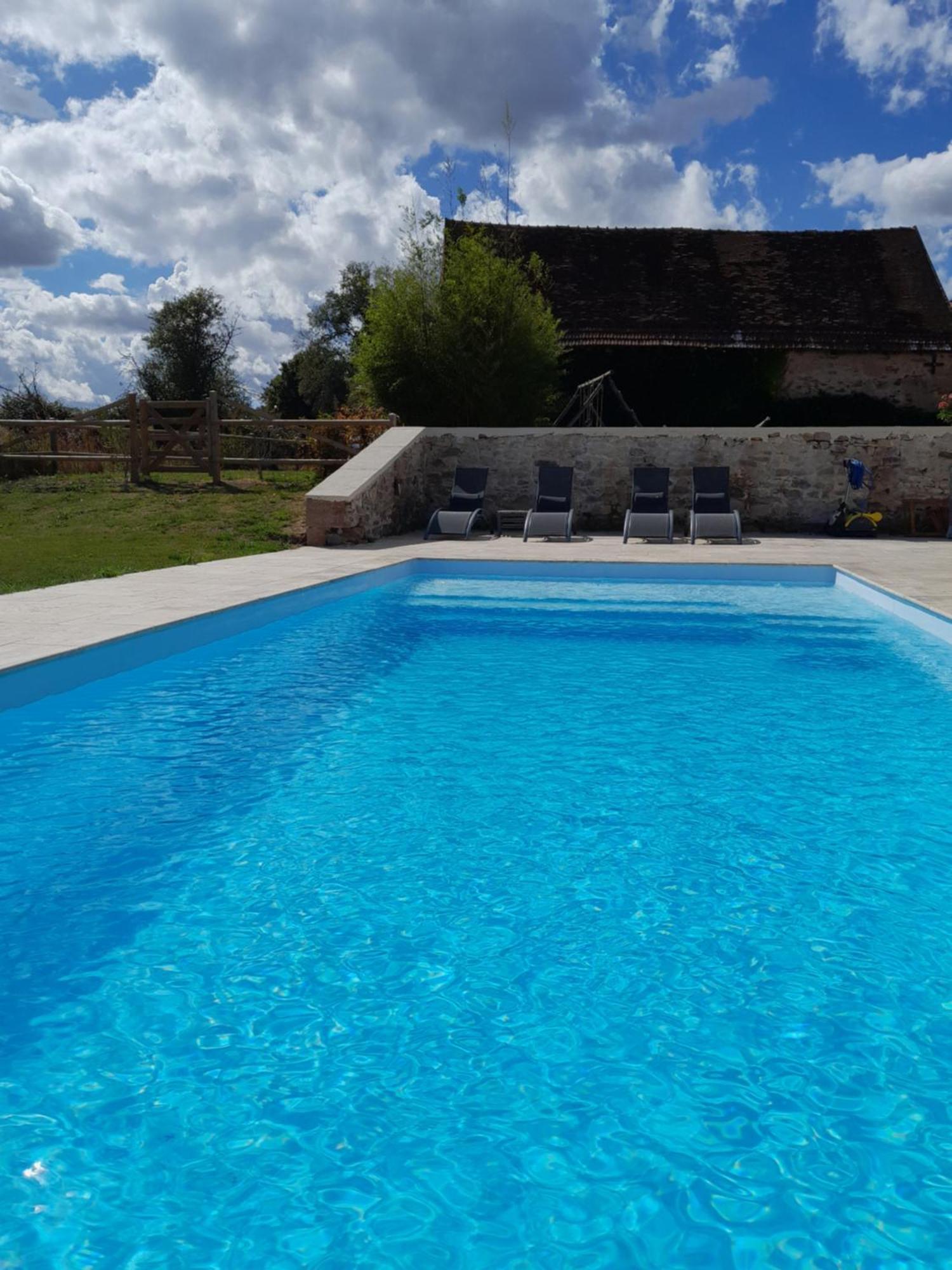 Gite Au Centre De La France Vesdun Екстер'єр фото