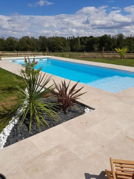 Gite Au Centre De La France Vesdun Екстер'єр фото